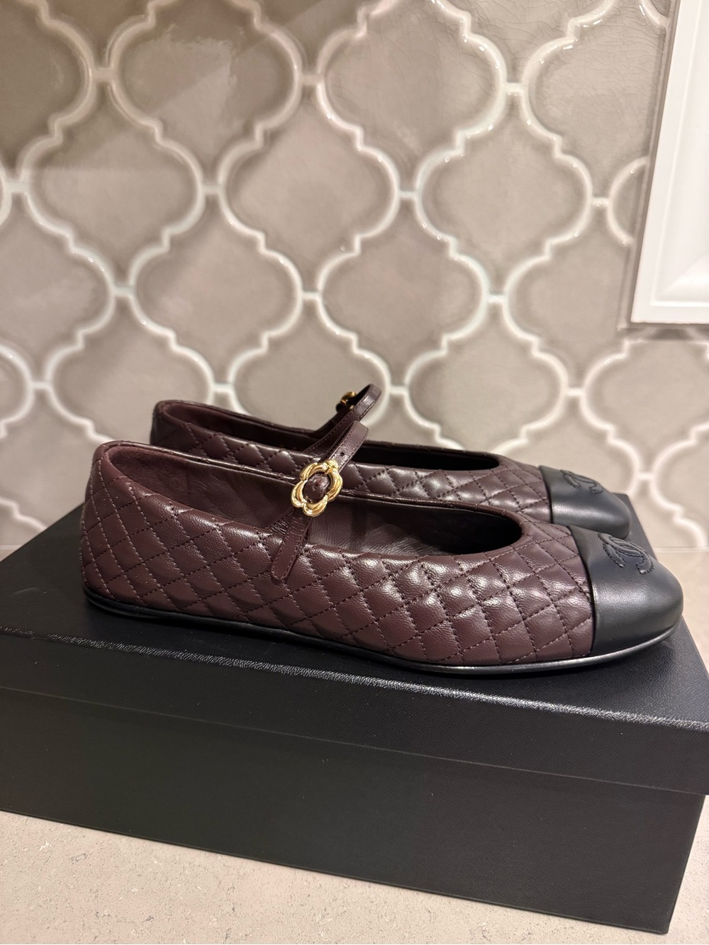 BNWT Chanel 26K Lambskin Dark Brown & Black Mary Jane’s Flat Size 36.5